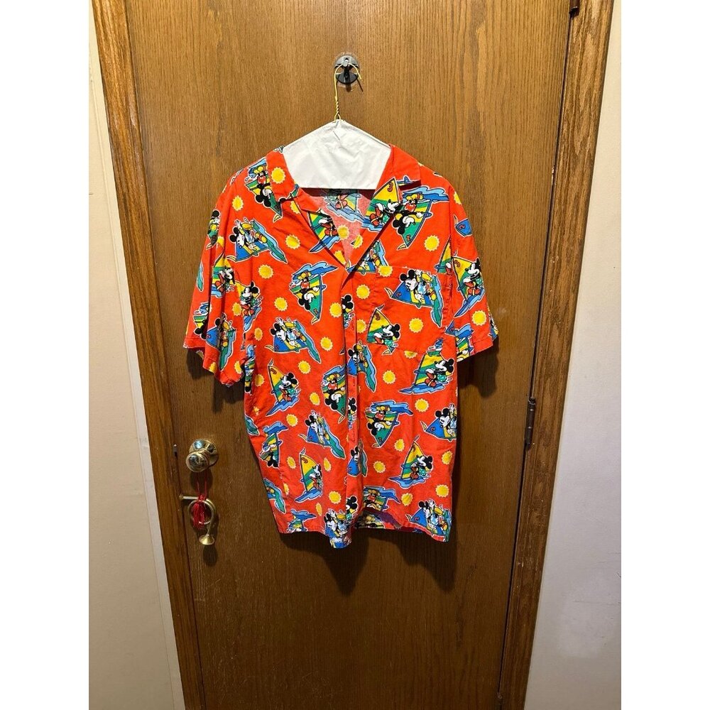 XL Vintage Mickey & Co Parasailing Mickey button up red